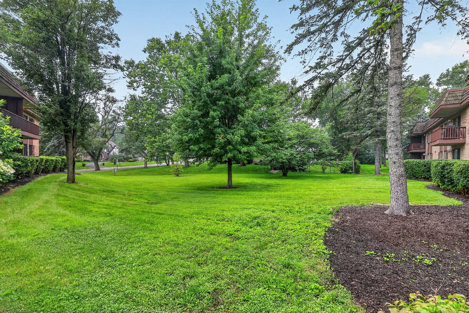 8000 Woodglen Lane, #110, Downers Grove, IL 60516 8000 Woodglen Lane, #110, Downers Grove, IL 60516