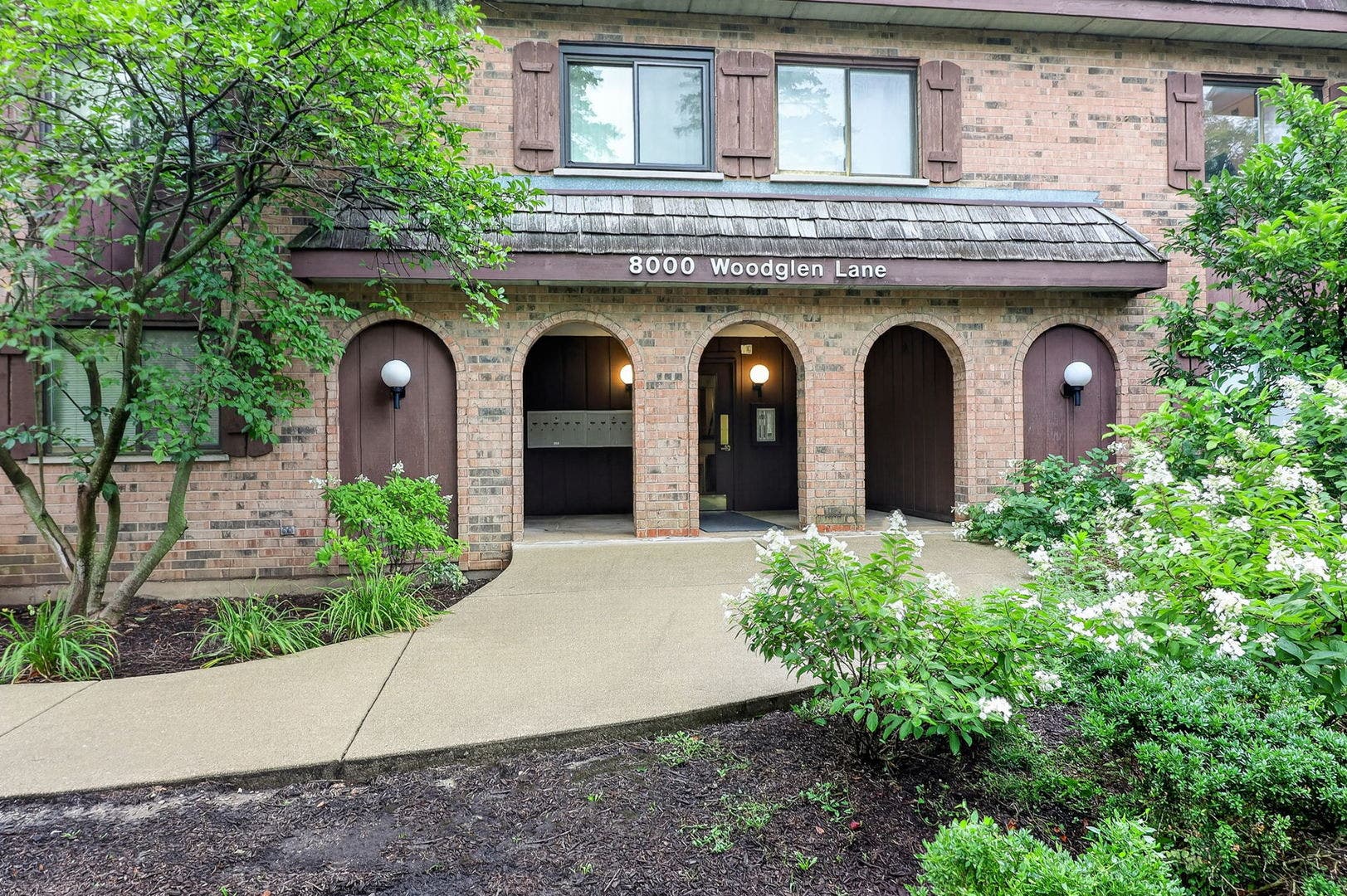 8000 Woodglen Lane, #110, Downers Grove, IL 60516 8000 Woodglen Lane, #110, Downers Grove, IL 60516
