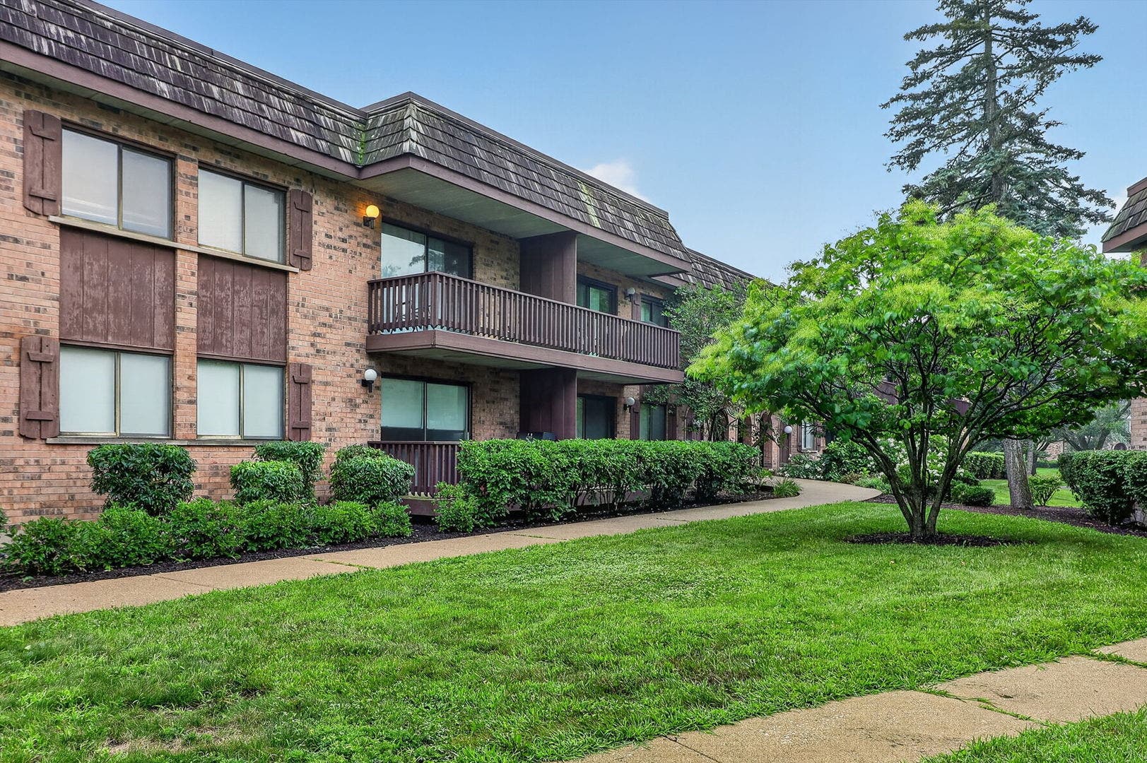 8000 Woodglen Lane, #110, Downers Grove, IL 60516 8000 Woodglen Lane, #110, Downers Grove, IL 60516