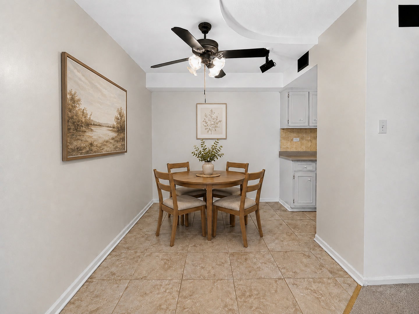8000 Woodglen Lane, #110, Downers Grove, IL 60516 8000 Woodglen Lane, #110, Downers Grove, IL 60516