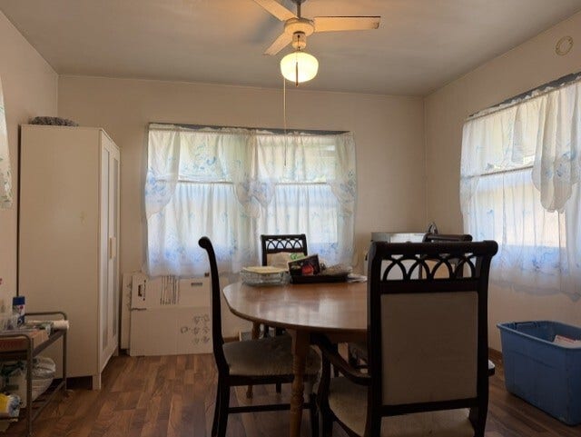 139 N Calhoun Street, Aurora, IL 60505 139 N Calhoun Street, Aurora, IL 60505
