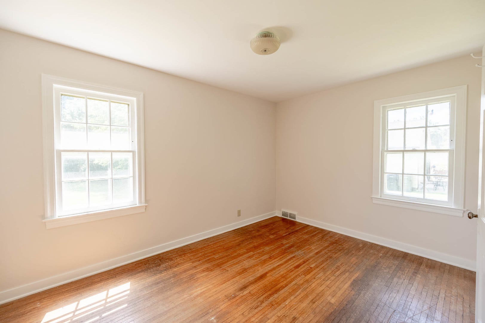 693 Enterprise Street, Elgin, IL 60120 693 Enterprise Street, Elgin, IL 60120