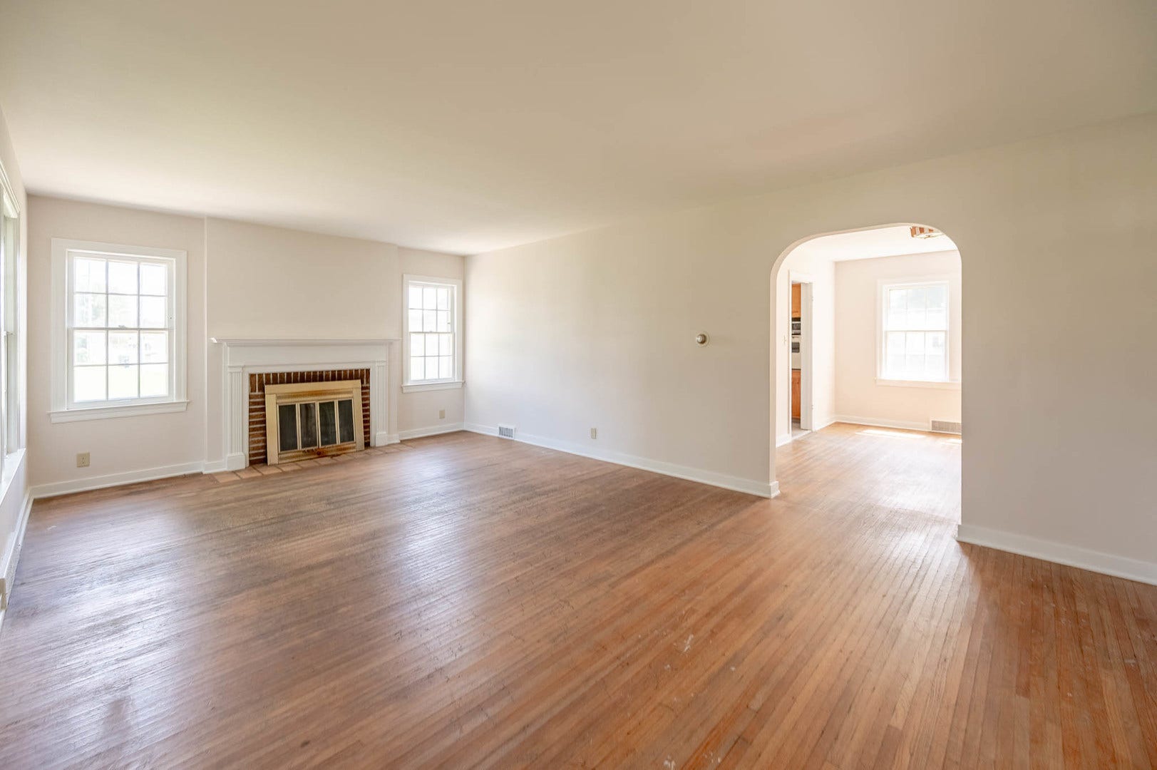 693 Enterprise Street, Elgin, IL 60120 693 Enterprise Street, Elgin, IL 60120