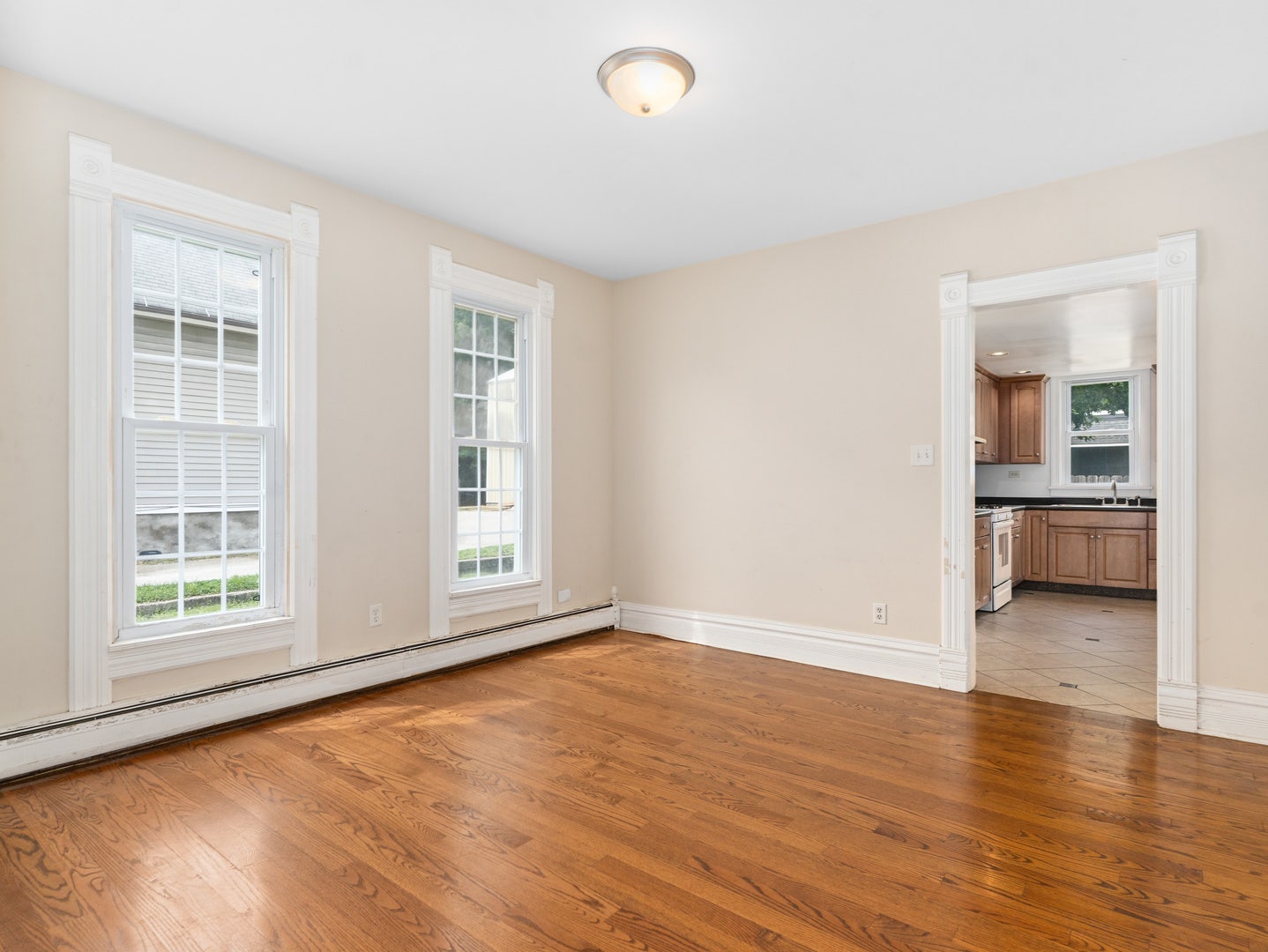642 E Chicago Street, Elgin, IL 60120 642 E Chicago Street, Elgin, IL 60120