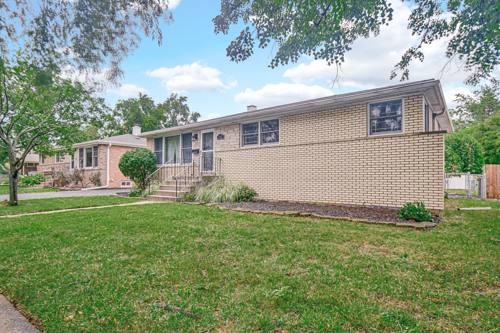 17537 70th Court, Tinley Park, IL 60477 17537 70th Court, Tinley Park, IL 60477