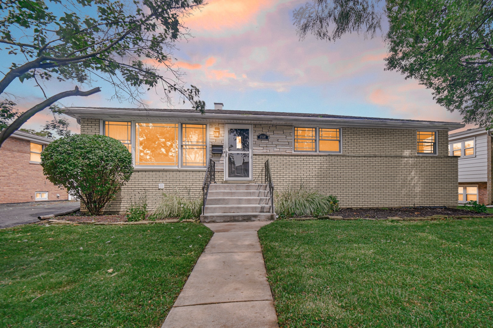 17537 70th Court, Tinley Park, IL 60477 17537 70th Court, Tinley Park, IL 60477