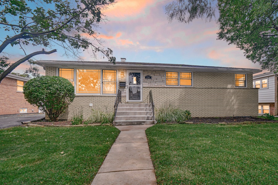 Property photo for 17537 70th Court, Tinley Park, IL