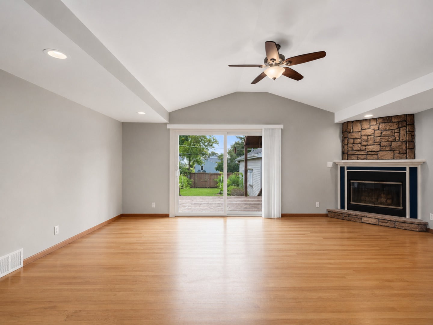 4029 Williams Street, Downers Grove, IL 60515 4029 Williams Street, Downers Grove, IL 60515