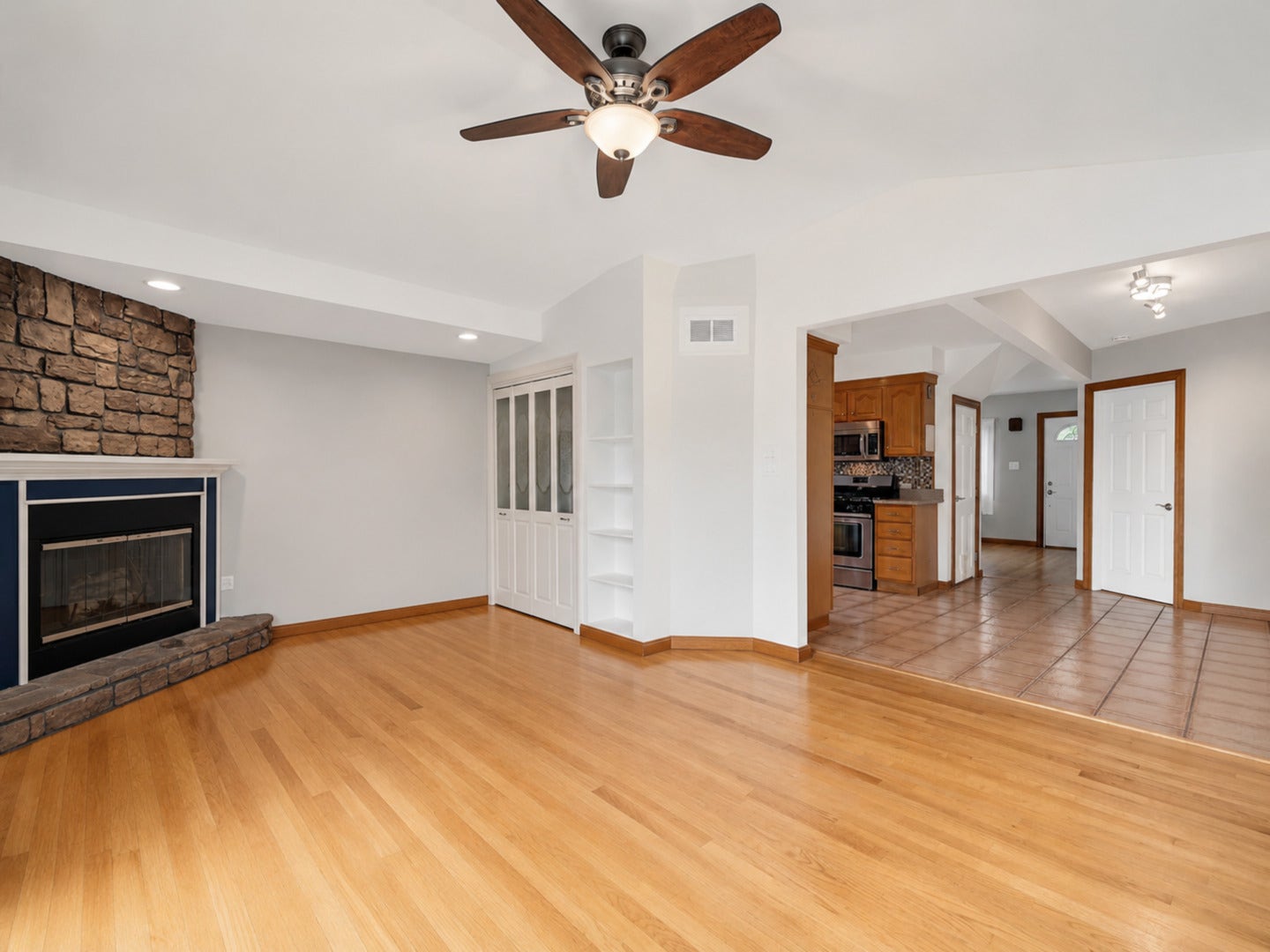 4029 Williams Street, Downers Grove, IL 60515 4029 Williams Street, Downers Grove, IL 60515