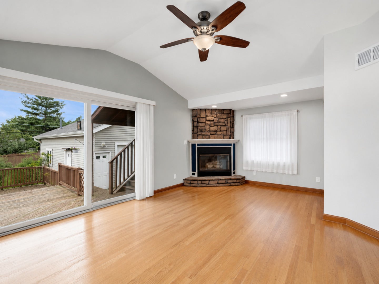 4029 Williams Street, Downers Grove, IL 60515 4029 Williams Street, Downers Grove, IL 60515