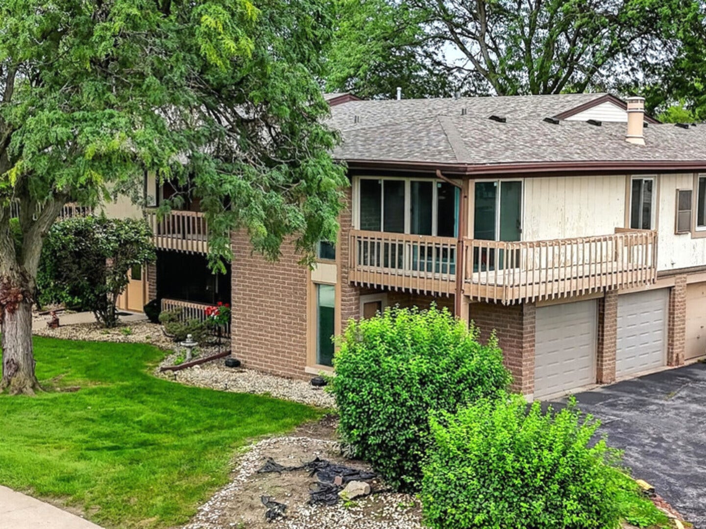 15713 Orlan Brook Drive, #100, Orland Park, IL 60462 15713 Orlan Brook Drive, #100, Orland Park, IL 60462