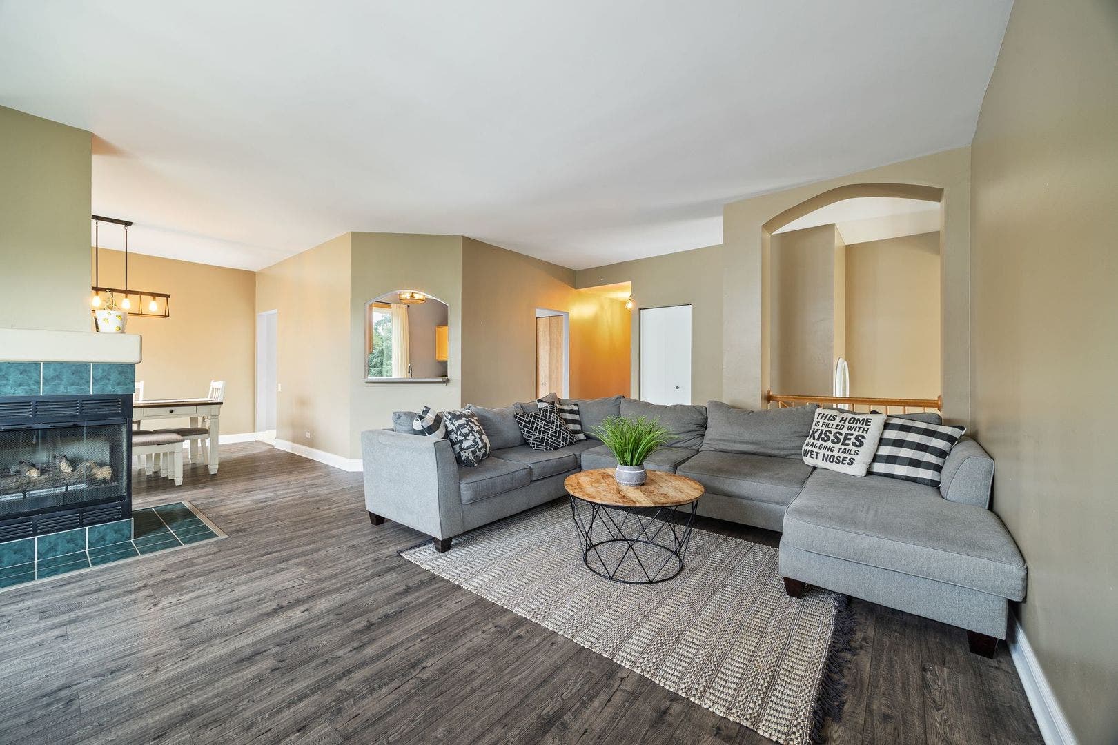 1080 Delta Drive, #1080, Elgin, IL 60123 1080 Delta Drive, #1080, Elgin, IL 60123