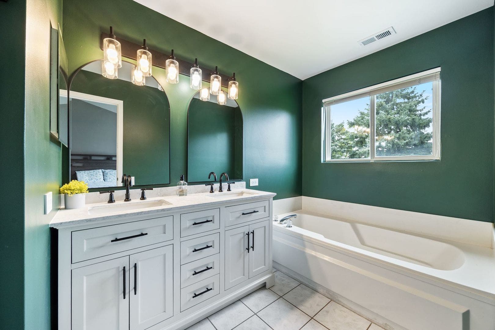 1080 Delta Drive, #1080, Elgin, IL 60123 1080 Delta Drive, #1080, Elgin, IL 60123