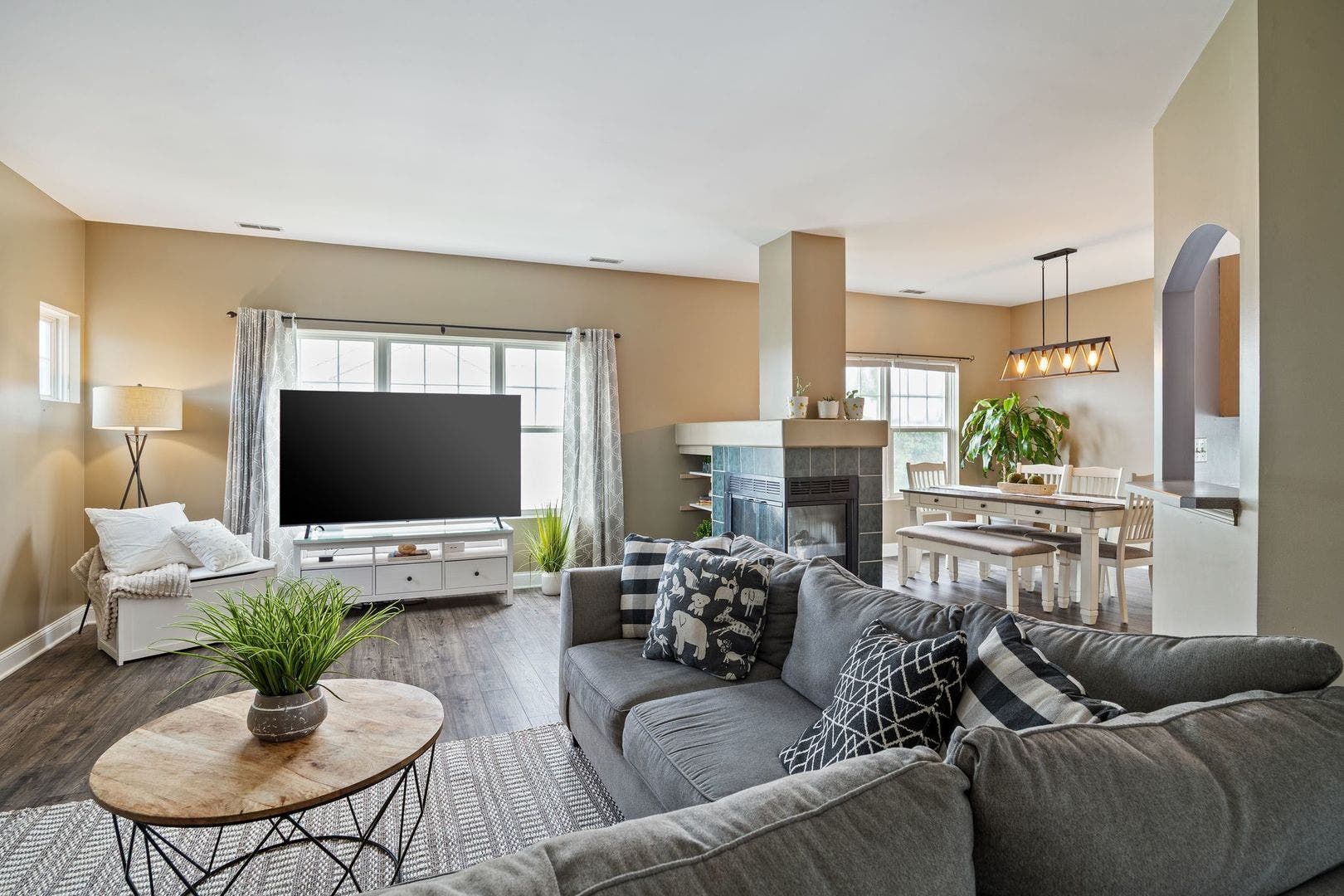 1080 Delta Drive, #1080, Elgin, IL 60123 1080 Delta Drive, #1080, Elgin, IL 60123