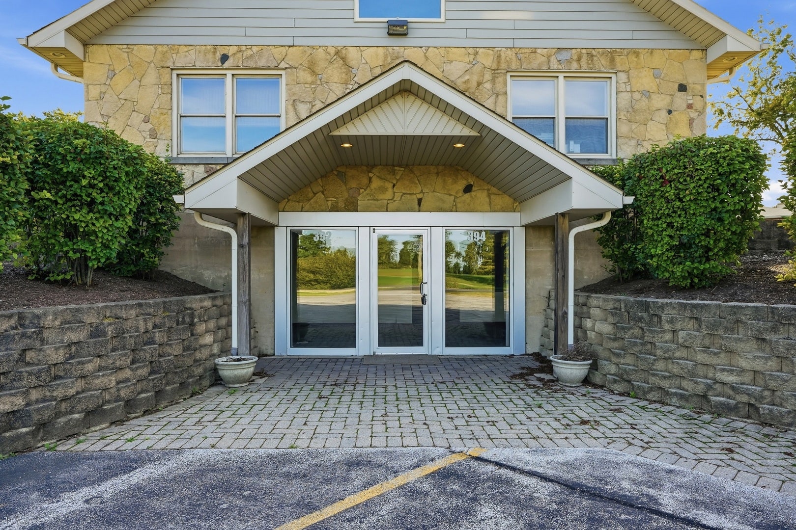 394 W Indiana Avenue, Beecher, IL 60401
