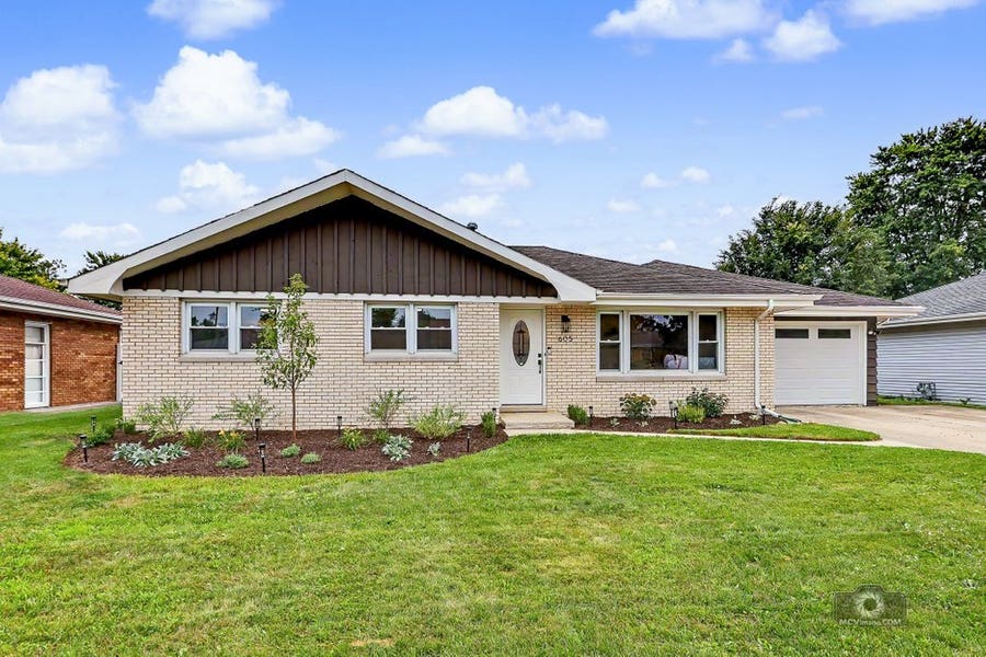 Property photo for 605 GLORIA Street, Lockport, IL