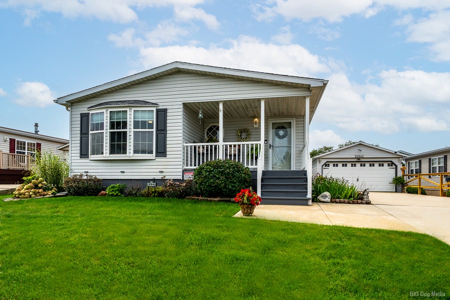 Property photo for 22942 S Glen Eagle Drive, Frankfort, IL