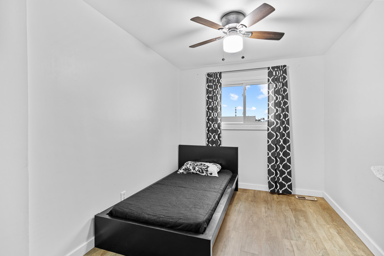 422 GAINSBOROUGH Court, #422, Bolingbrook, IL 60440 422 GAINSBOROUGH Court, #422, Bolingbrook, IL 60440