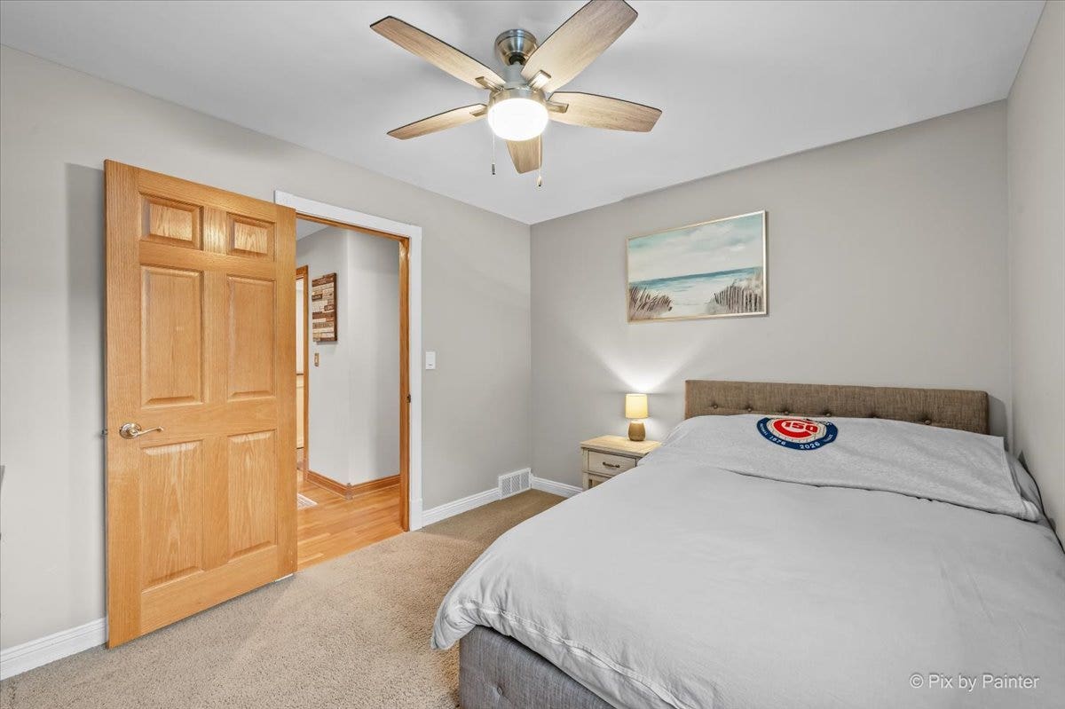 38W686 Ridgewood Lane, Elgin, IL 60124 38W686 Ridgewood Lane, Elgin, IL 60124