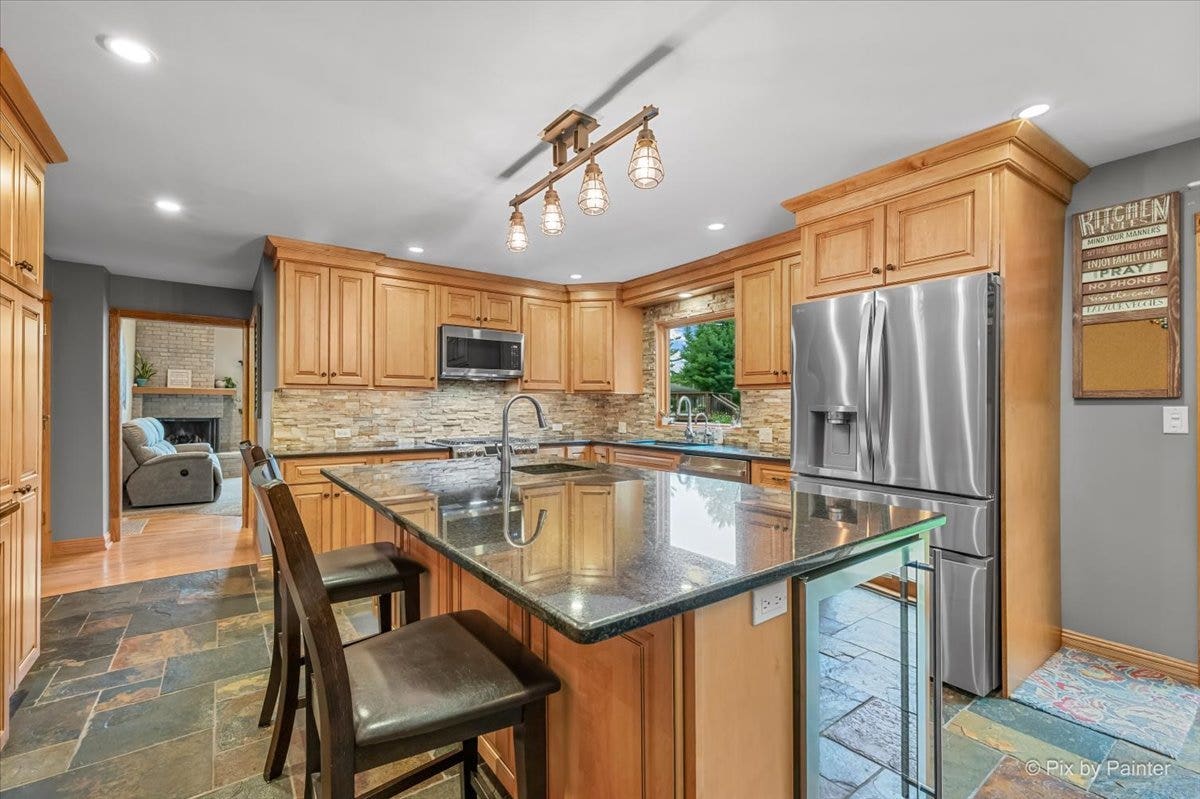 38W686 Ridgewood Lane, Elgin, IL 60124 38W686 Ridgewood Lane, Elgin, IL 60124