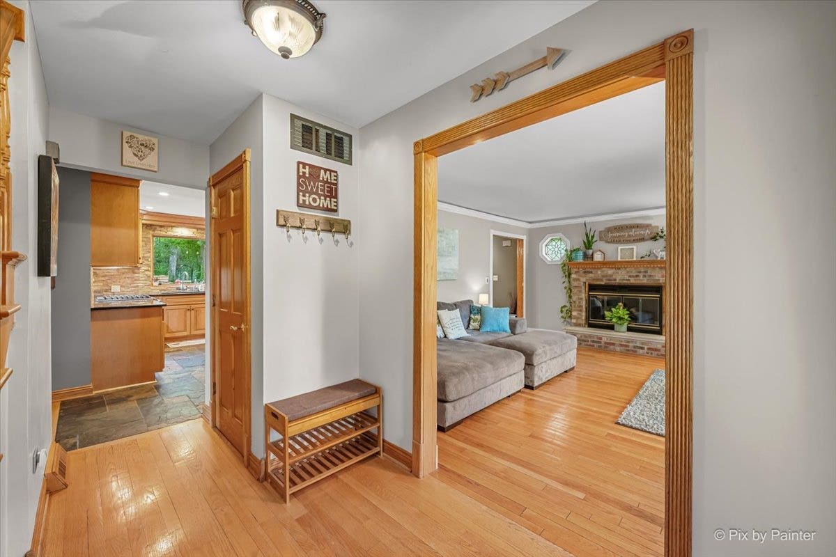 38W686 Ridgewood Lane, Elgin, IL 60124 38W686 Ridgewood Lane, Elgin, IL 60124