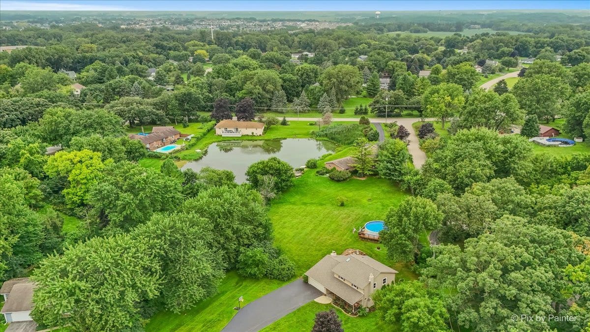 38W686 Ridgewood Lane, Elgin, IL 60124 38W686 Ridgewood Lane, Elgin, IL 60124