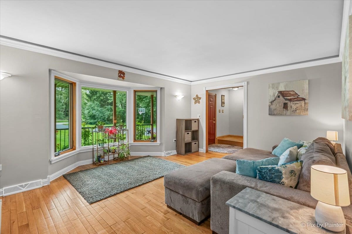 38W686 Ridgewood Lane, Elgin, IL 60124 38W686 Ridgewood Lane, Elgin, IL 60124