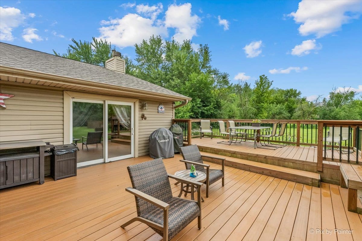 38W686 Ridgewood Lane, Elgin, IL 60124 38W686 Ridgewood Lane, Elgin, IL 60124