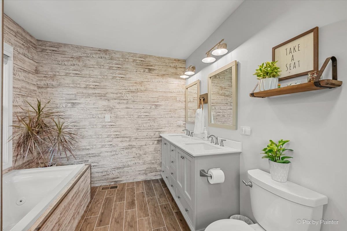 38W686 Ridgewood Lane, Elgin, IL 60124 38W686 Ridgewood Lane, Elgin, IL 60124