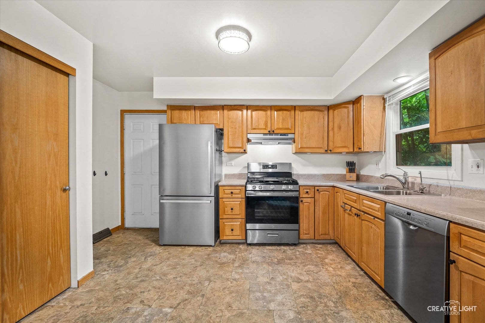 42 Lockman Circle, Elgin, IL 60123 42 Lockman Circle, Elgin, IL 60123