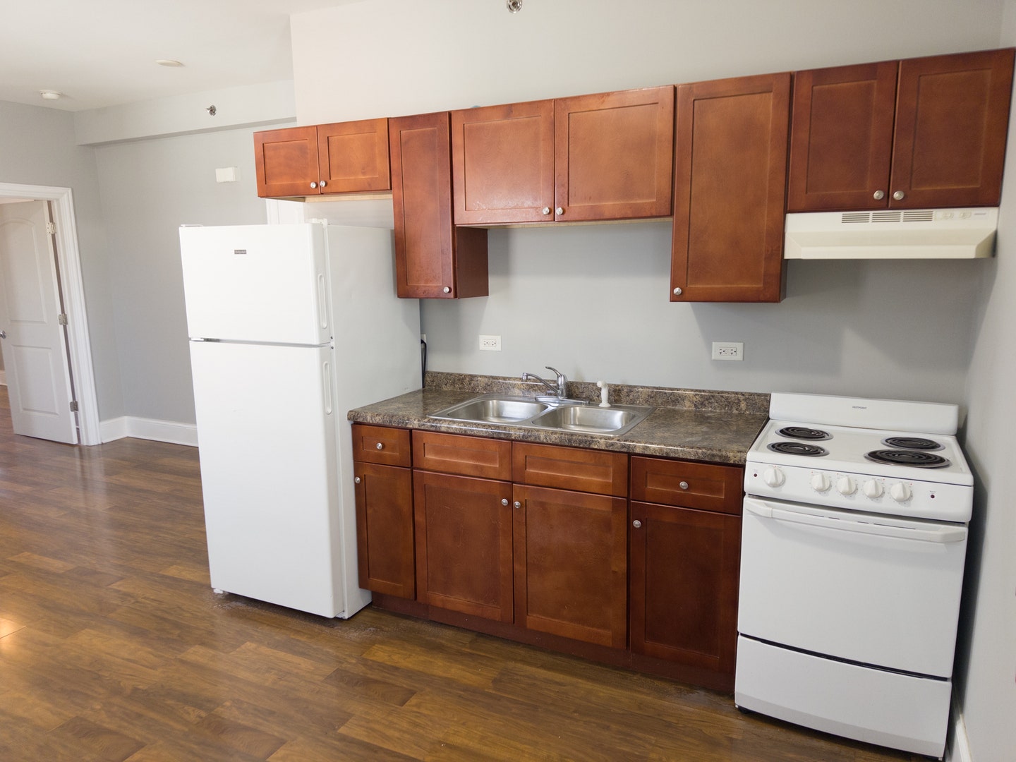 113 N Hickory Street, #B, Joliet, IL 60435 113 N Hickory Street, #B, Joliet, IL 60435