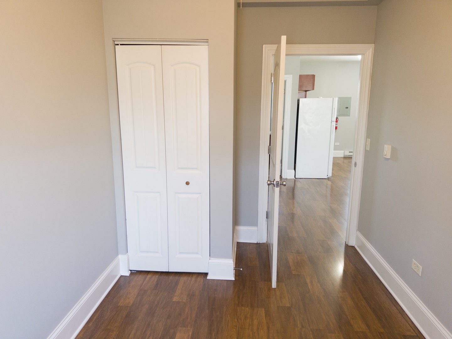 113 N Hickory Street, #B, Joliet, IL 60435 113 N Hickory Street, #B, Joliet, IL 60435
