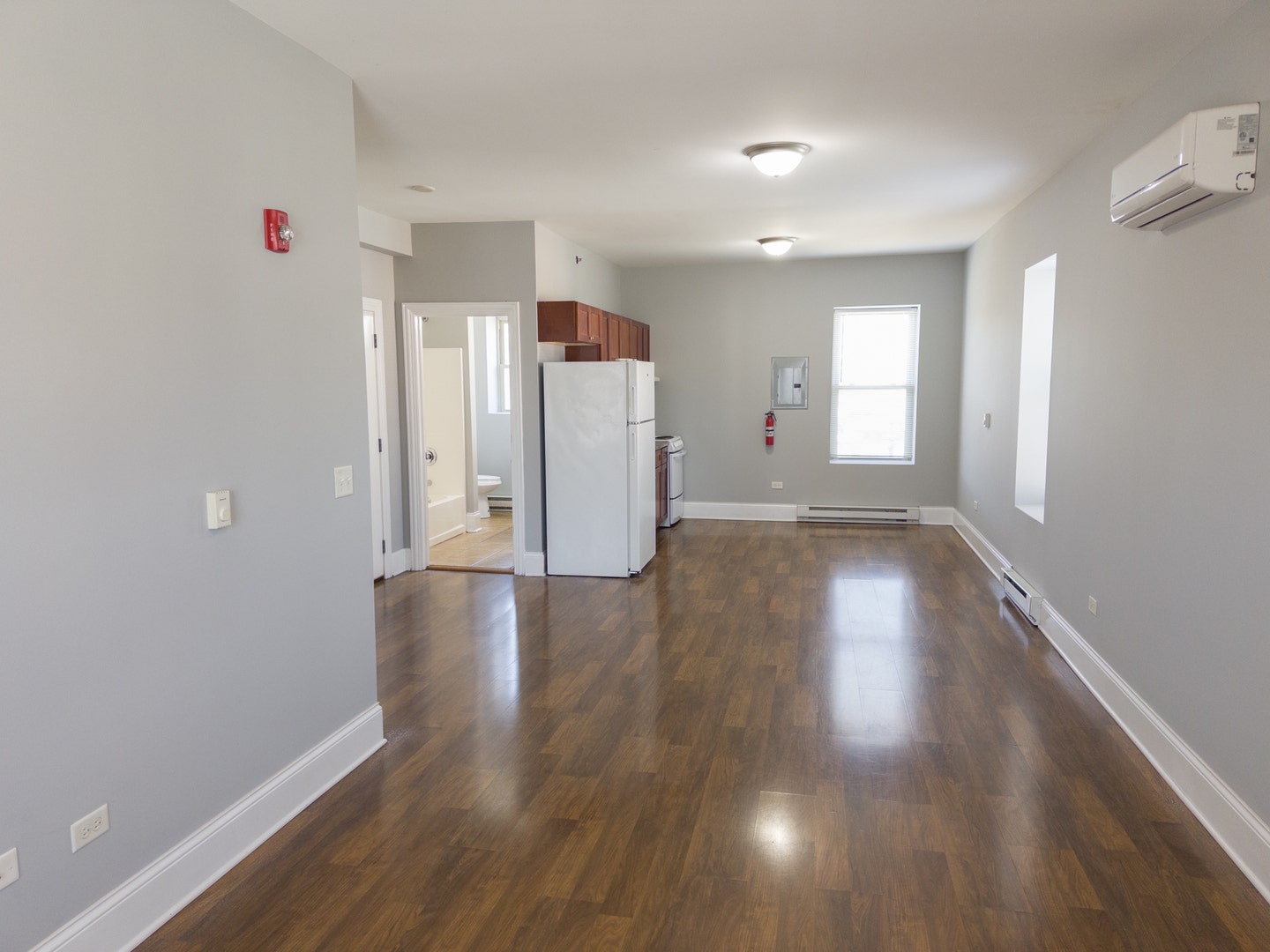 113 N Hickory Street, #B, Joliet, IL 60435 113 N Hickory Street, #B, Joliet, IL 60435