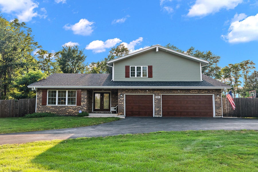 Property photo for 530 1st Street, Lemont, IL