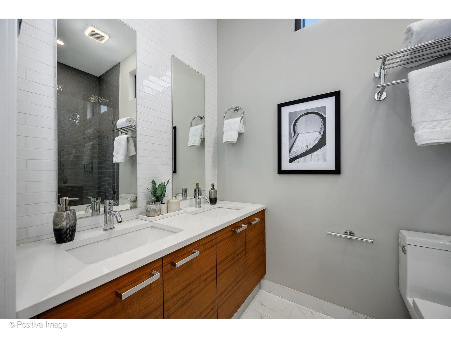 2029 N Hoyne Avenue, Chicago, IL 60647 2029 N Hoyne Avenue, Chicago, IL 60647