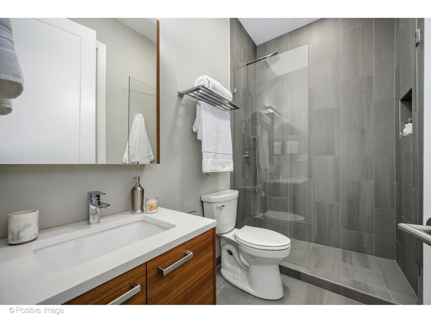 2029 N Hoyne Avenue, Chicago, IL 60647 2029 N Hoyne Avenue, Chicago, IL 60647
