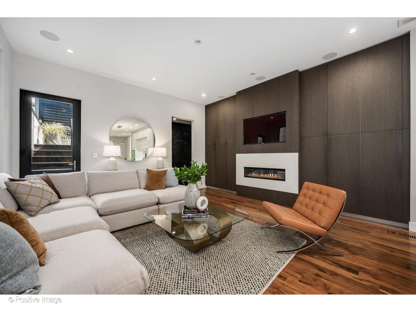 2029 N Hoyne Avenue, Chicago, IL 60647 2029 N Hoyne Avenue, Chicago, IL 60647