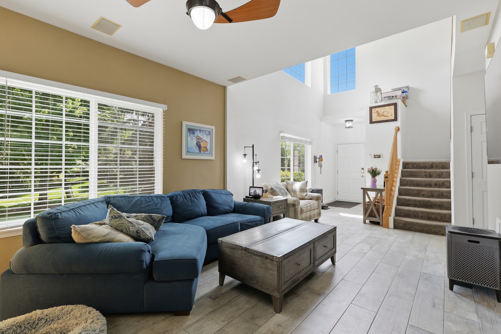 1061 Woodview Court, Aurora, IL 60502 1061 Woodview Court, Aurora, IL 60502