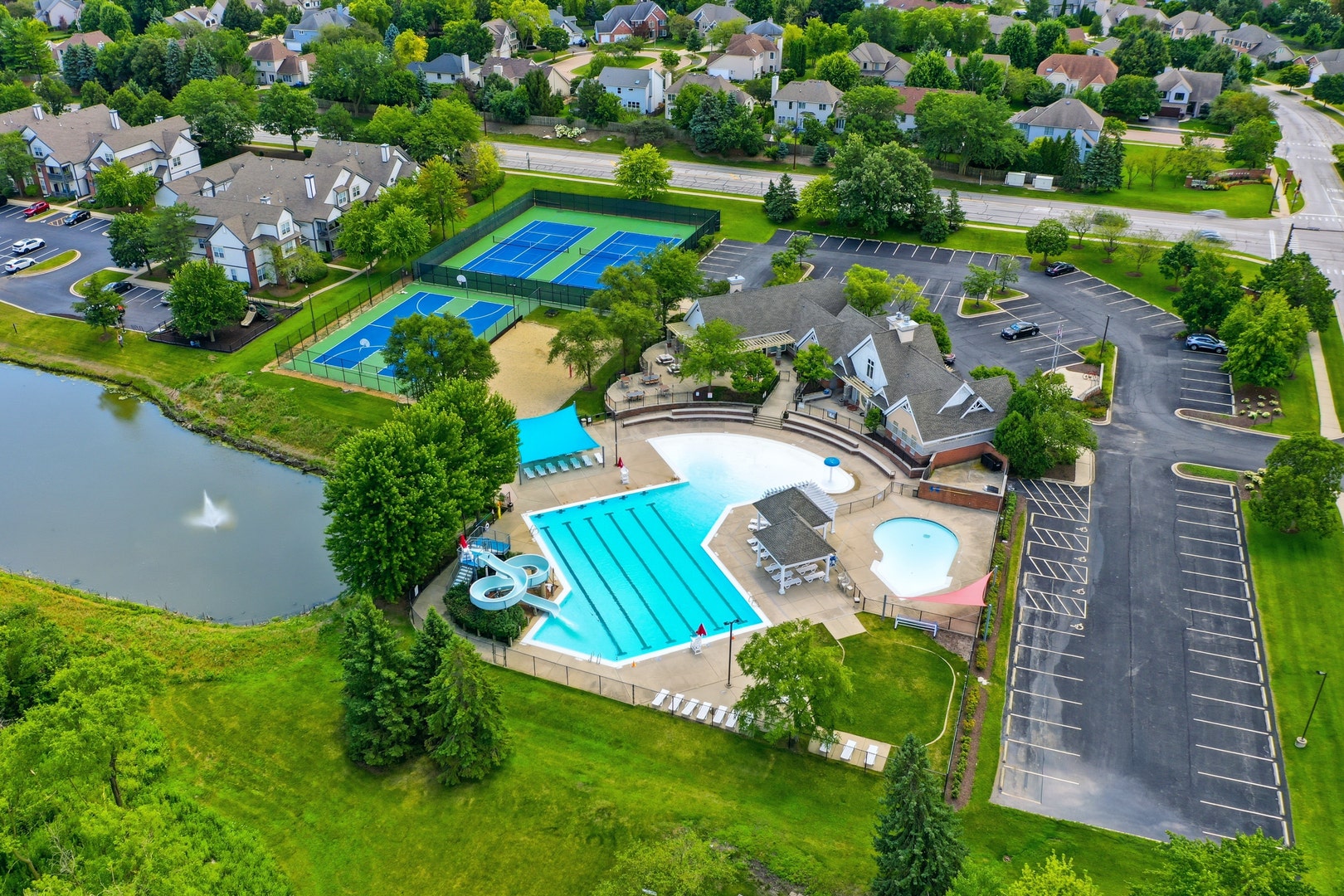 1061 Woodview Court, Aurora, IL 60502 1061 Woodview Court, Aurora, IL 60502