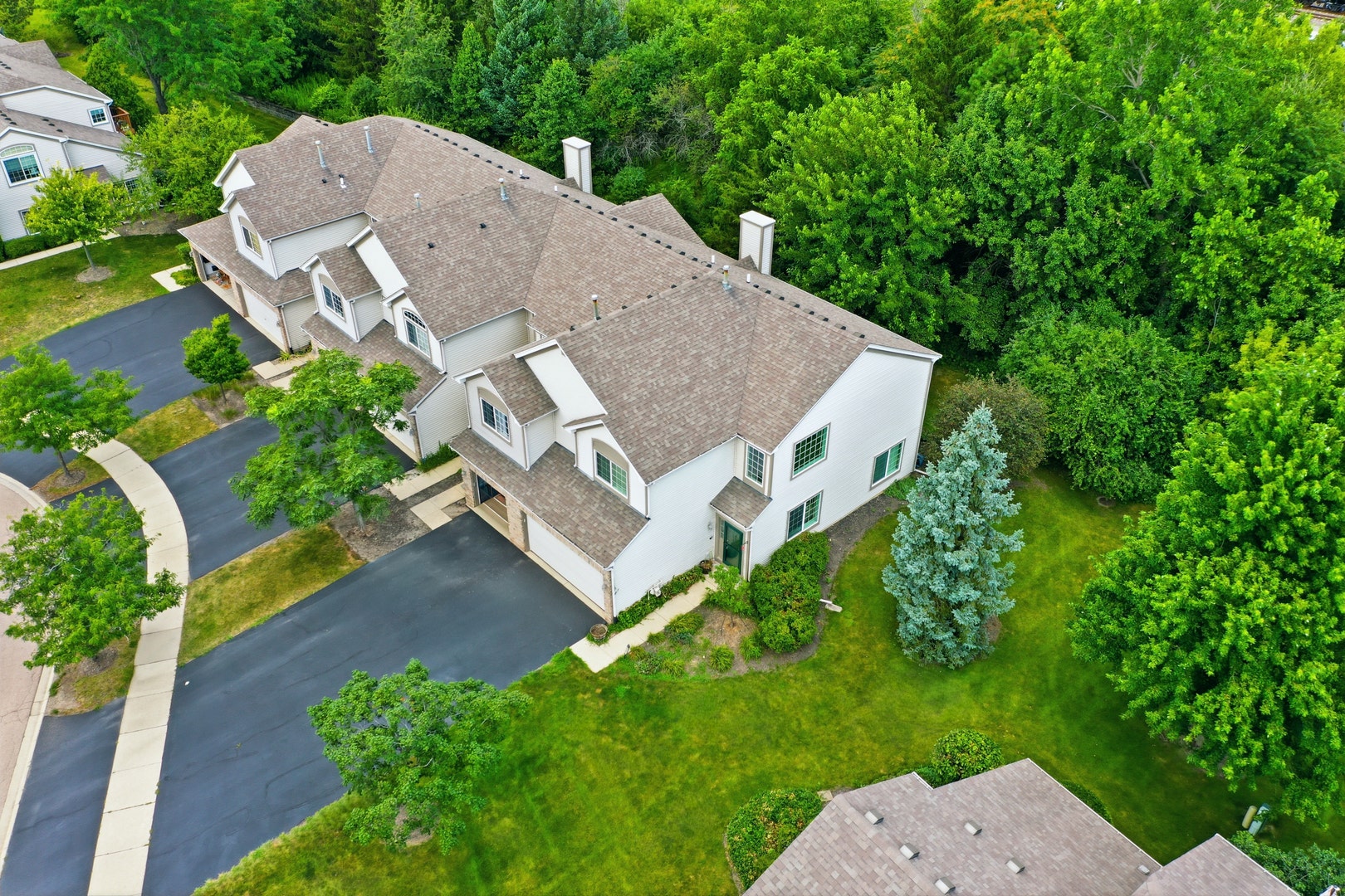 1061 Woodview Court, Aurora, IL 60502 1061 Woodview Court, Aurora, IL 60502