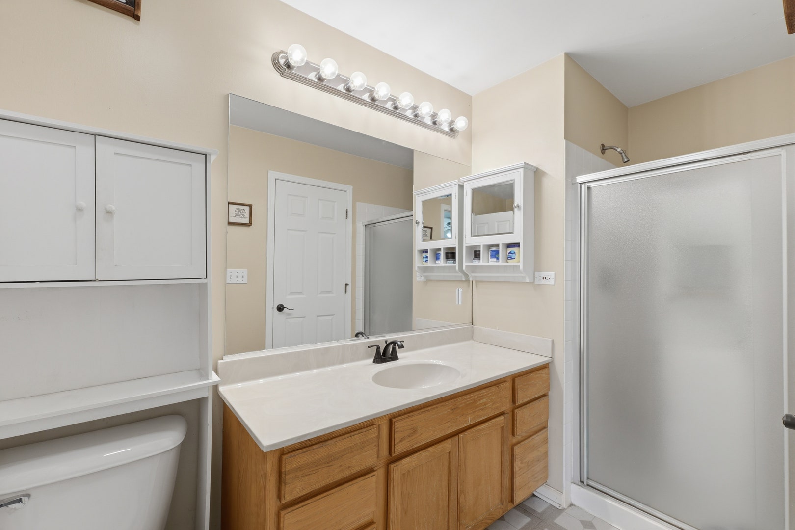 1061 Woodview Court, Aurora, IL 60502 1061 Woodview Court, Aurora, IL 60502