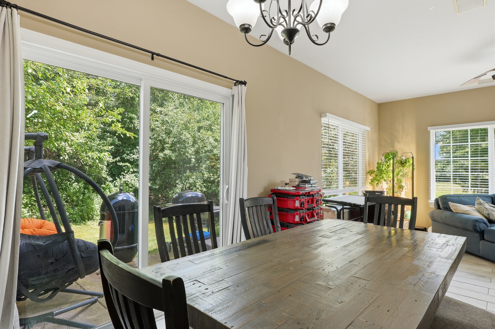 1061 Woodview Court, Aurora, IL 60502 1061 Woodview Court, Aurora, IL 60502