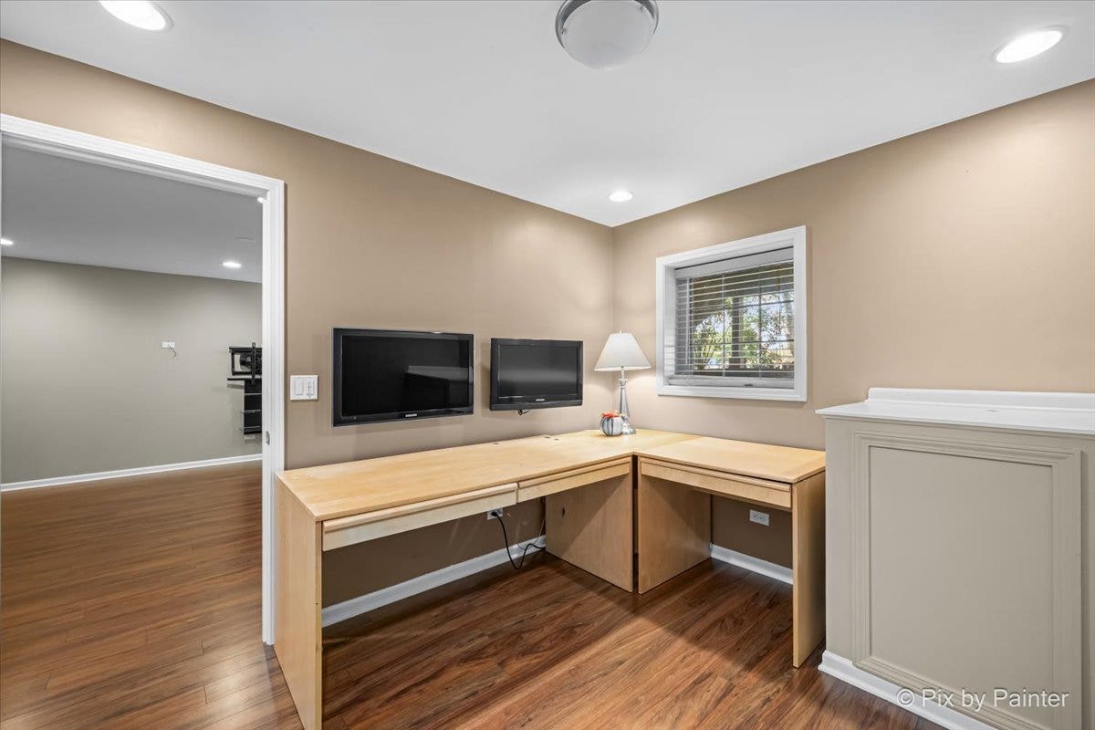 1248 Bradley Circle, Elgin, IL 60120 1248 Bradley Circle, Elgin, IL 60120