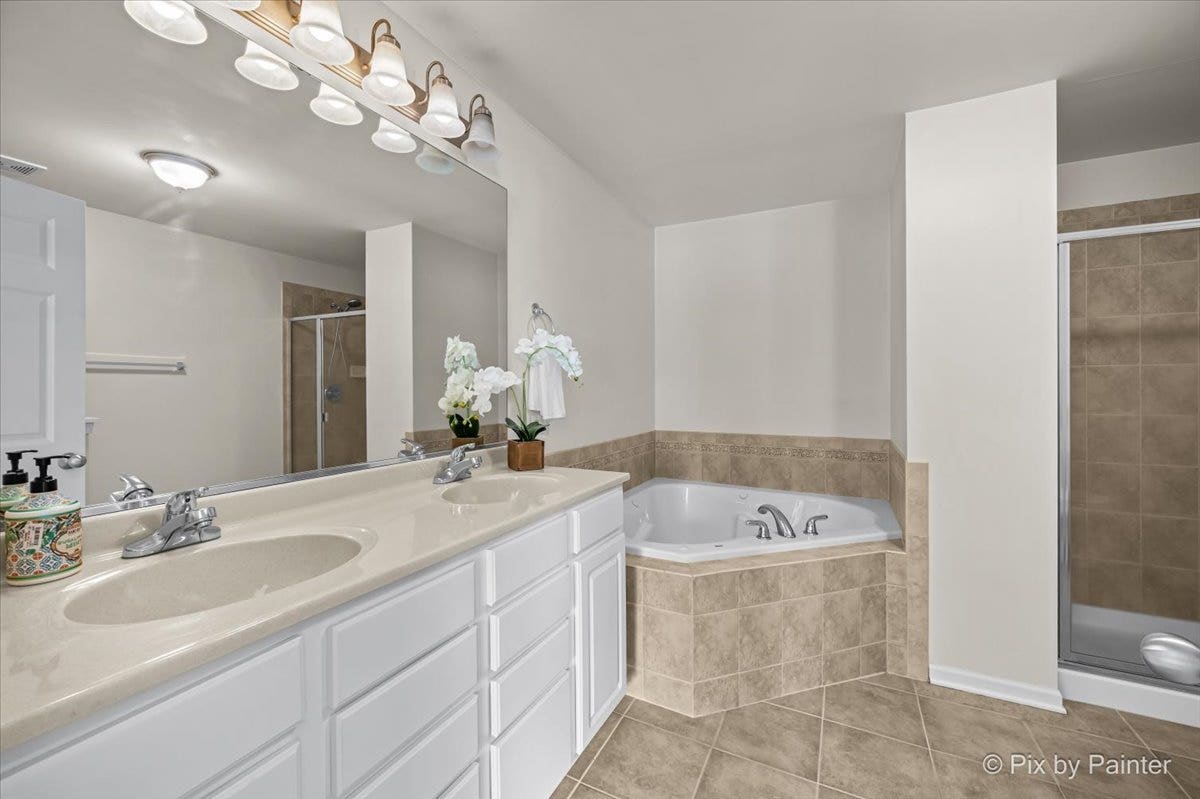 1248 Bradley Circle, Elgin, IL 60120 1248 Bradley Circle, Elgin, IL 60120