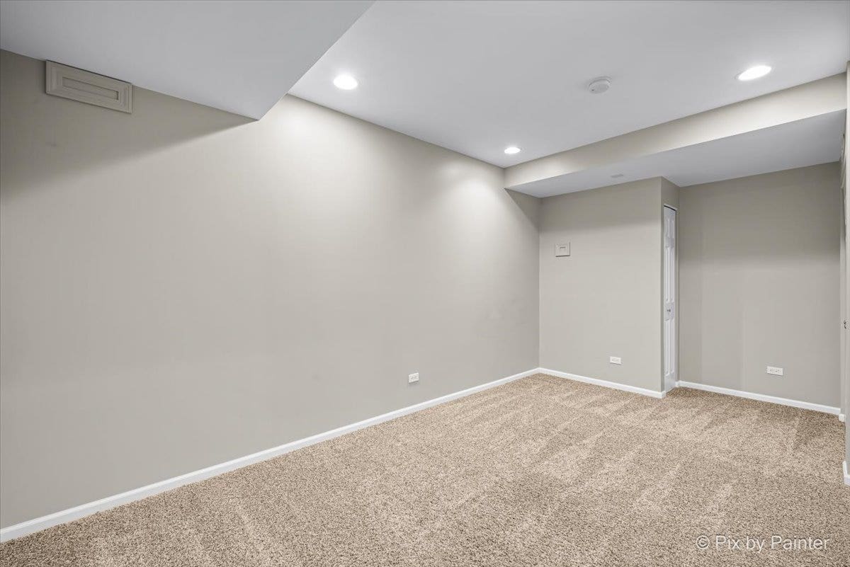 1248 Bradley Circle, Elgin, IL 60120 1248 Bradley Circle, Elgin, IL 60120