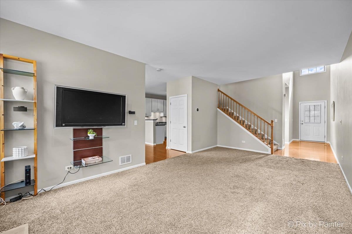 1248 Bradley Circle, Elgin, IL 60120 1248 Bradley Circle, Elgin, IL 60120