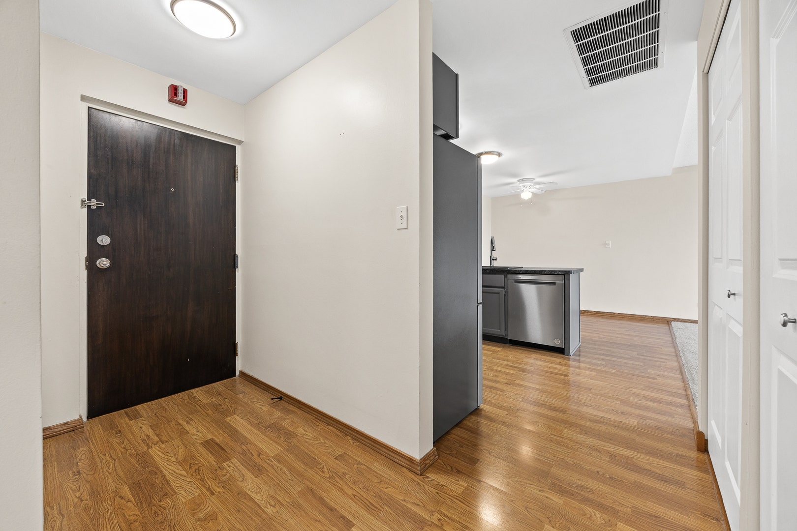 5400 Walnut Avenue, #410, Downers Grove, IL 60515