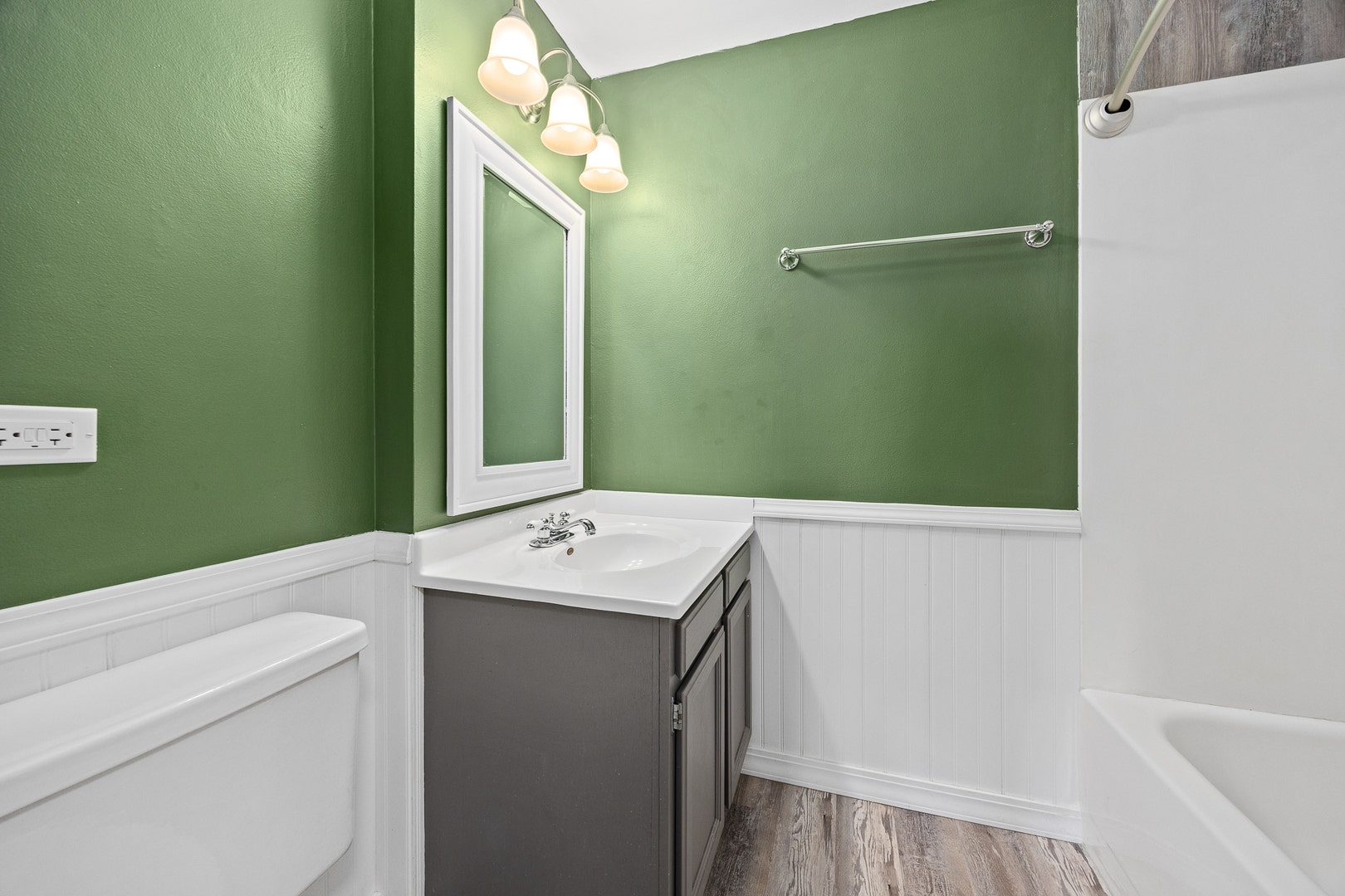 5400 Walnut Avenue, #410, Downers Grove, IL 60515