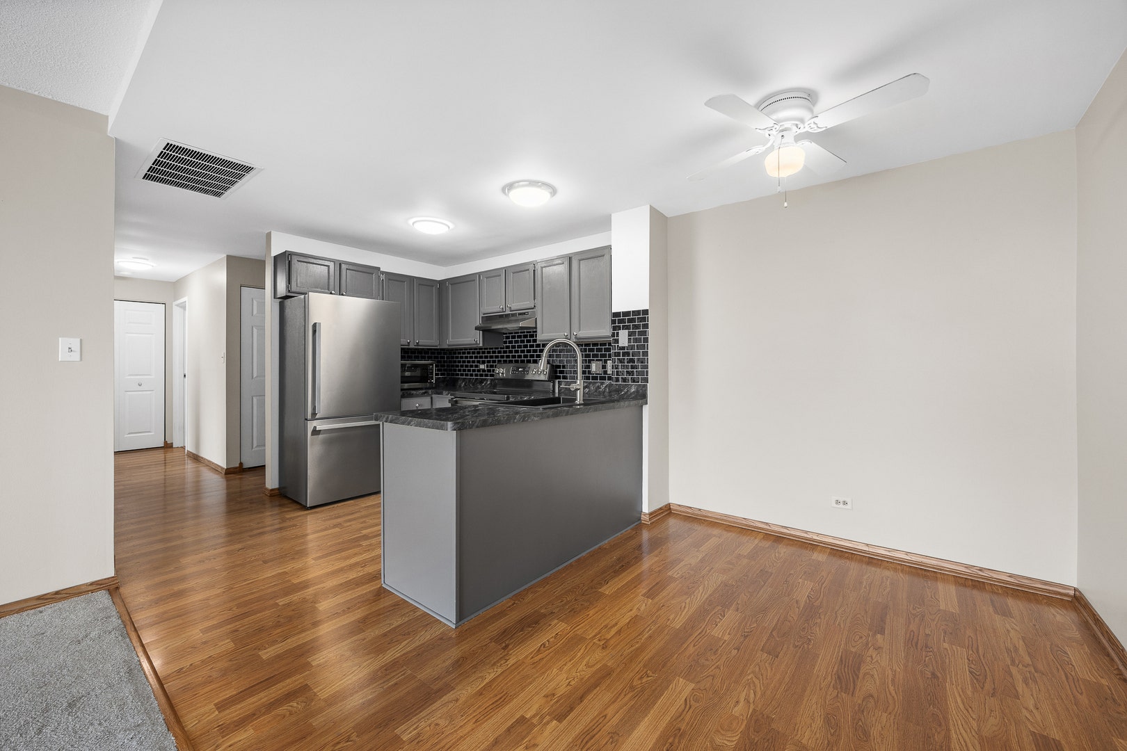 5400 Walnut Avenue, #410, Downers Grove, IL 60515