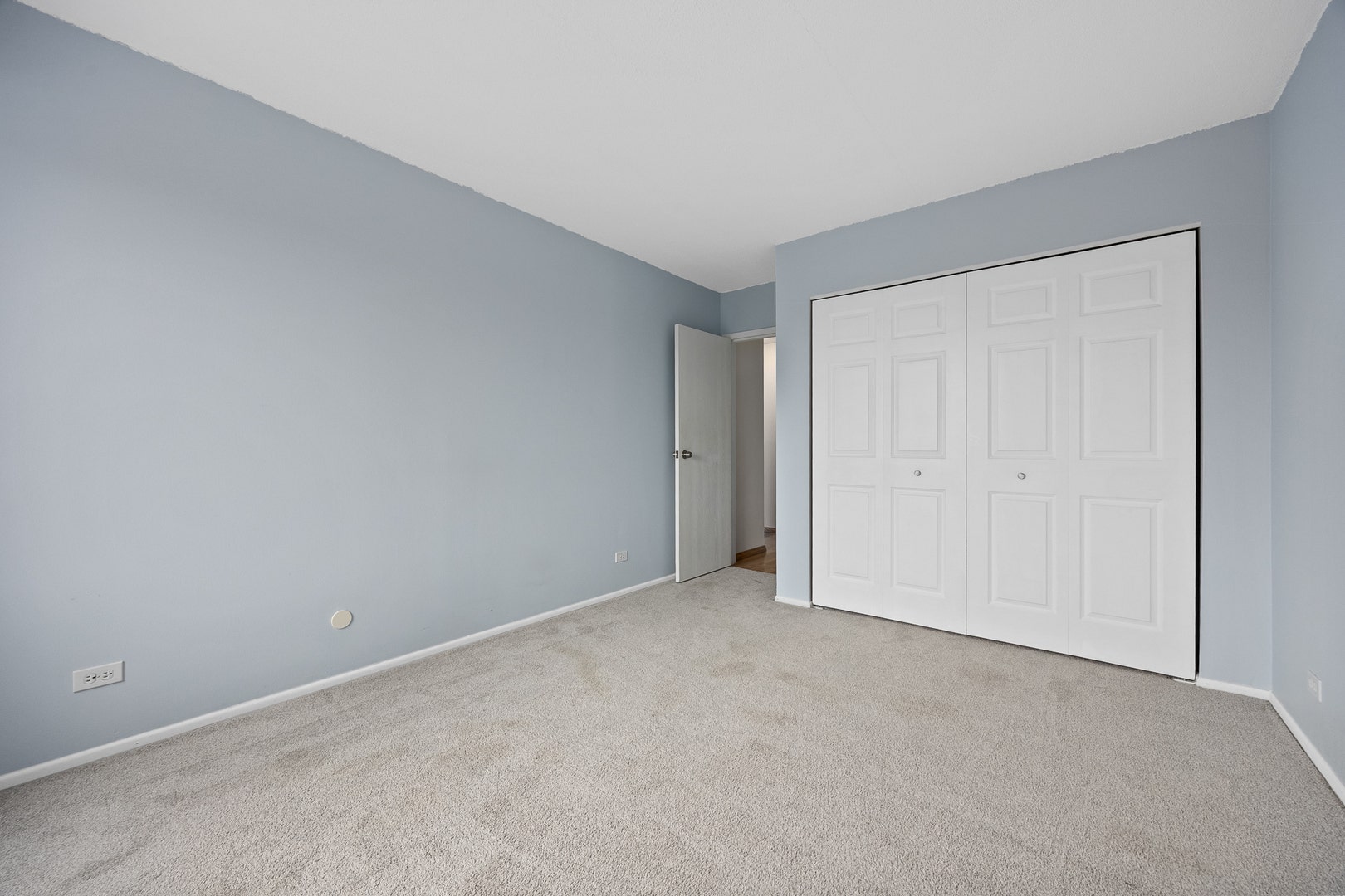 5400 Walnut Avenue, #410, Downers Grove, IL 60515